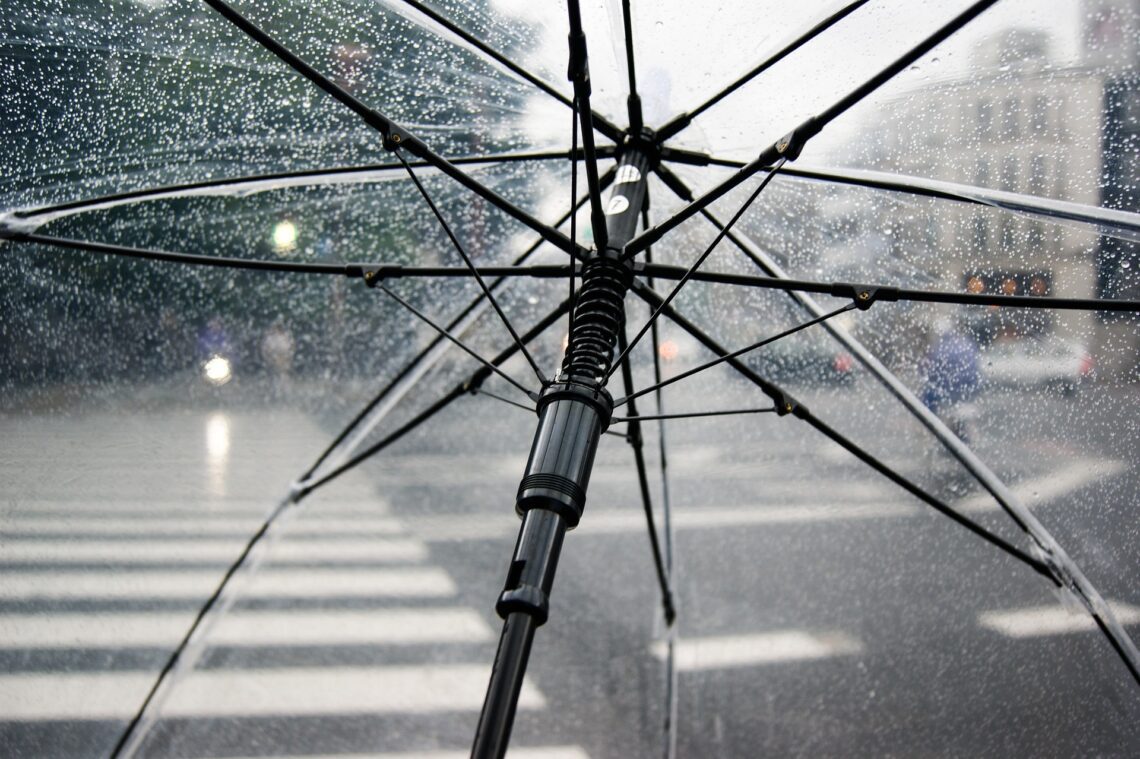 parapluie tempete homme