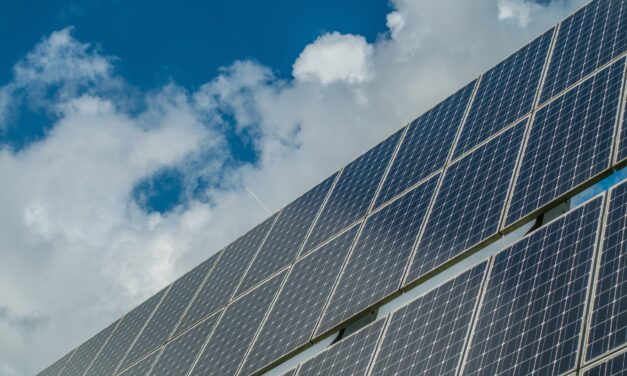Installer des panneaux solaires pour faire face à l’augmentation du prix de l’électricité
