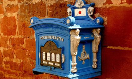 La plaque de la boîte aux lettres est indispensable pour recevoir du courrier