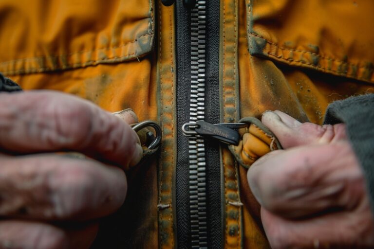 Votre fermeture éclair est cassée ? Voici l’astuce incroyable pour la réparer facilement