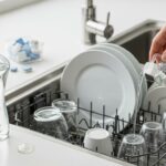 Remplacer les pastilles lave-vaisselle par du liquide vaisselle - une alternative sûre